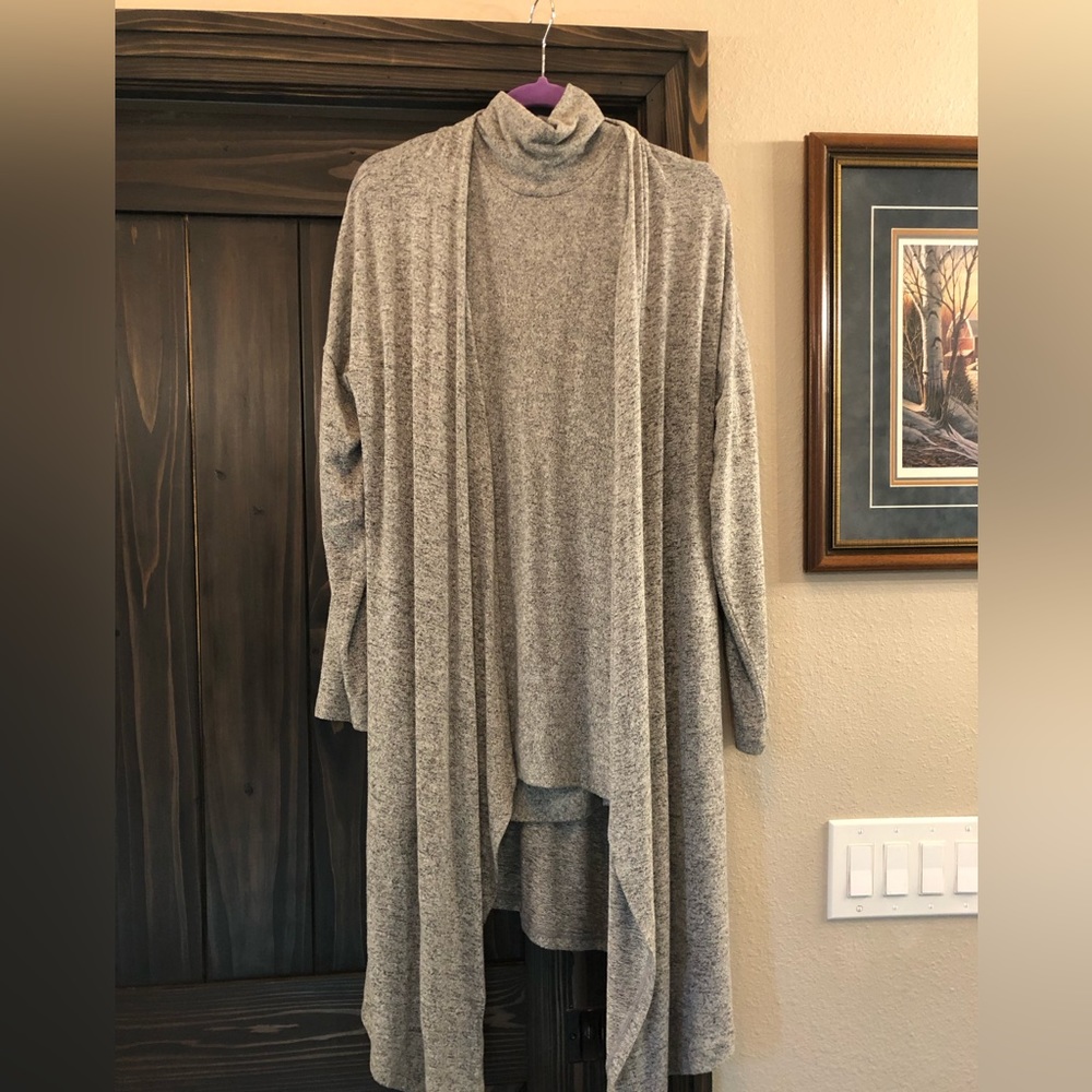 While House Black Market double sweater set
